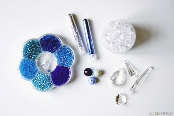aliciasivert, alicia sivertsson, diy, remake, upcycle, återbruk, julklapp, do it yourself, snow globe, snowglobe, winter, christmas, holidays, snökula, snöglob, snölandskap, gör det själv, pärlor, pearls, glitter