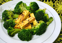 Tirinhas de Tofu com Brócolis Tirinhas de Tofu com Brócolis (vegana)