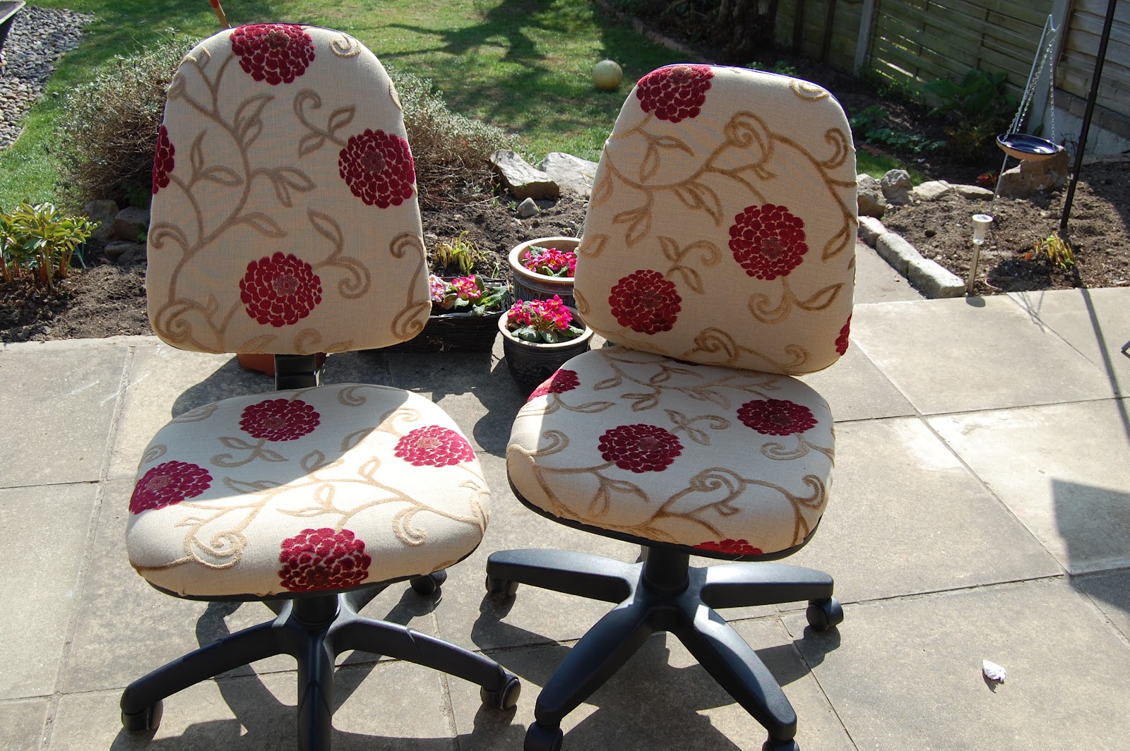 CRAFTY RED Recovered office Chairs