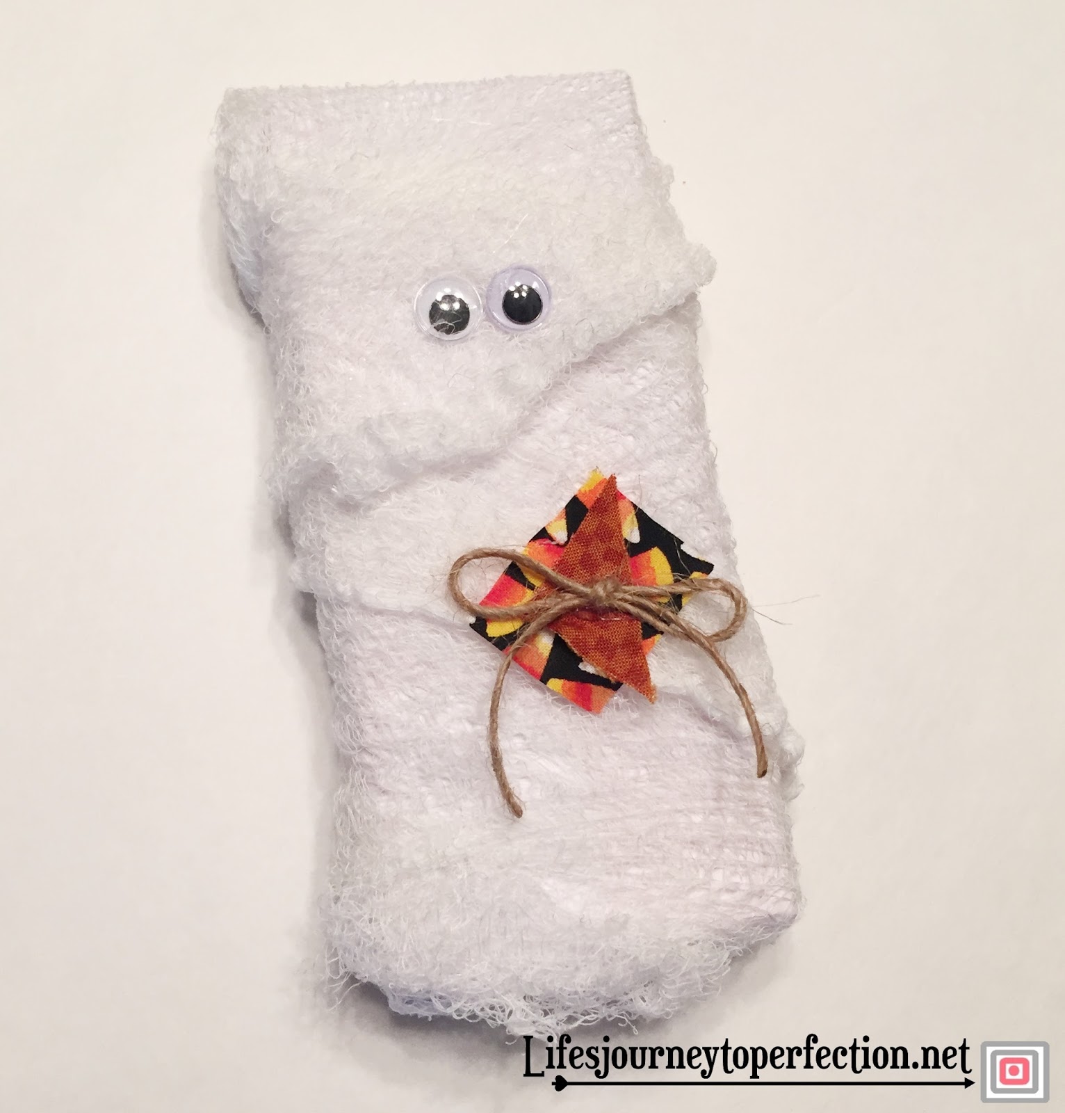 Life's Journey To Perfection Candy Box Mummy Halloween Gift Tutorial