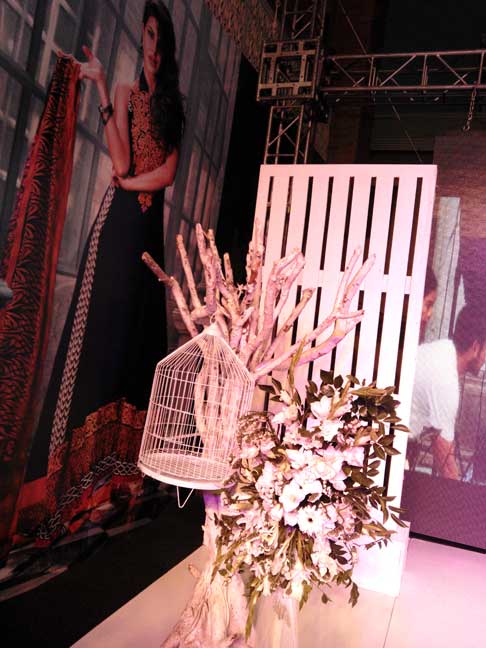 The Lovely set up Zainab Chottani, Lawn spring summer 2015, Lawn designer, Lawn collection, Pakistani Lawn, Lakhany Silk Mills, LSM, Pakistan Fashion, Fashion Blog, red alice rao, redalicerao