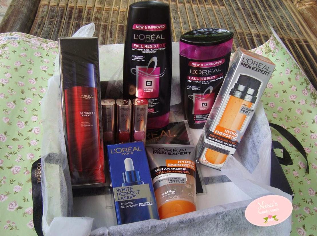 Unboxing L'Oreal Beauty Box : The Best of L'Oreal Paris Product