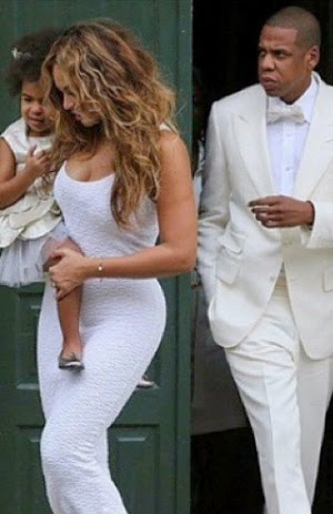 Look de Beyonce vestido mídi de malha branco sem manga look de Beyonce vestido mídi de malha branco sem manga
