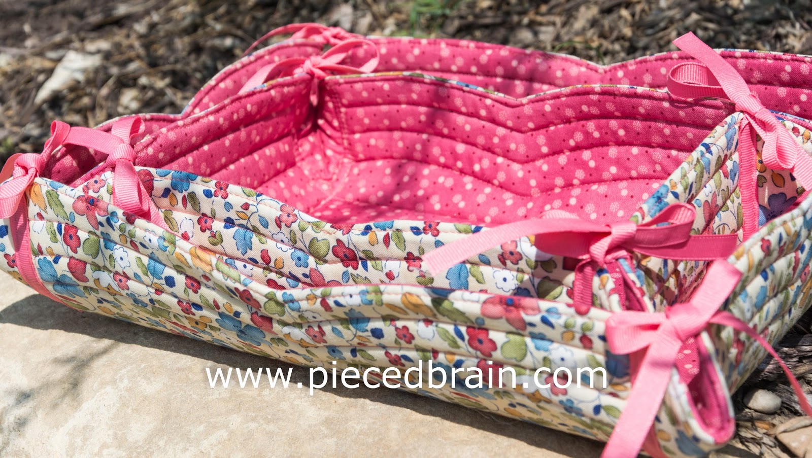 Pieced Brain Nesting Bread Baskets
