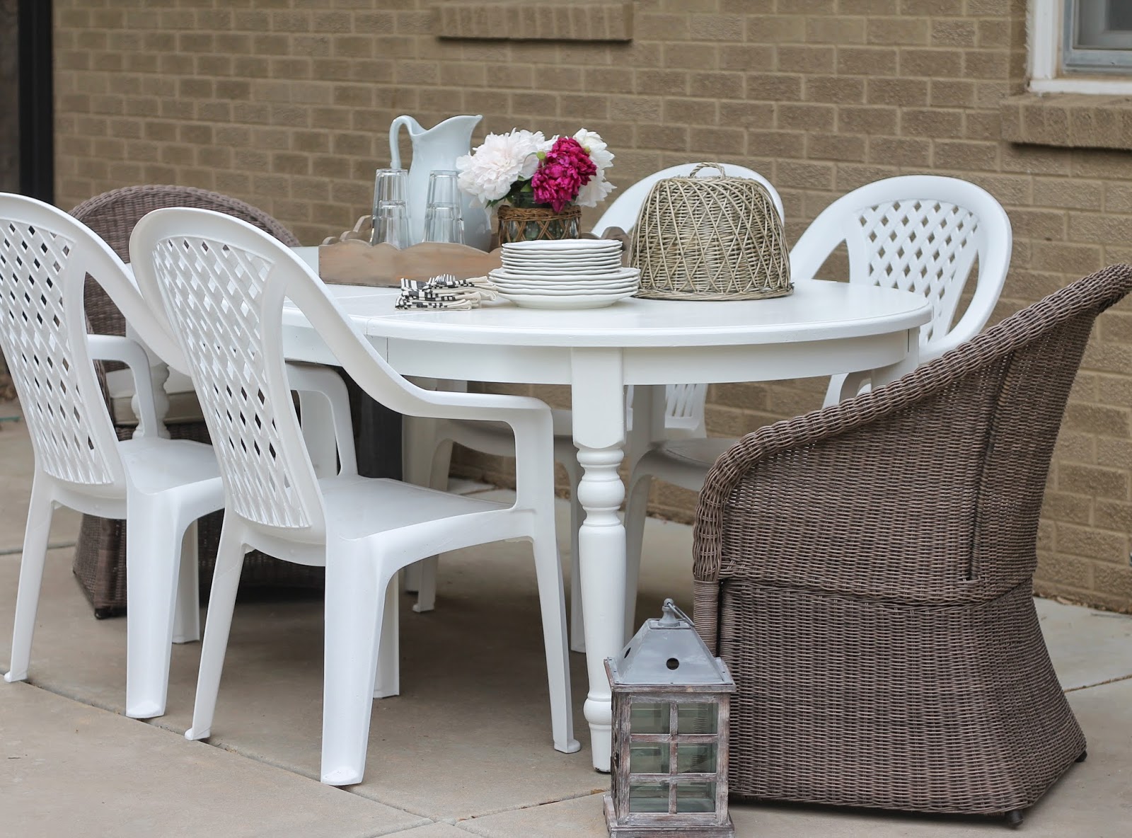 12th and White Thrifted Pottery Barn Table {How to Turn Indoor
