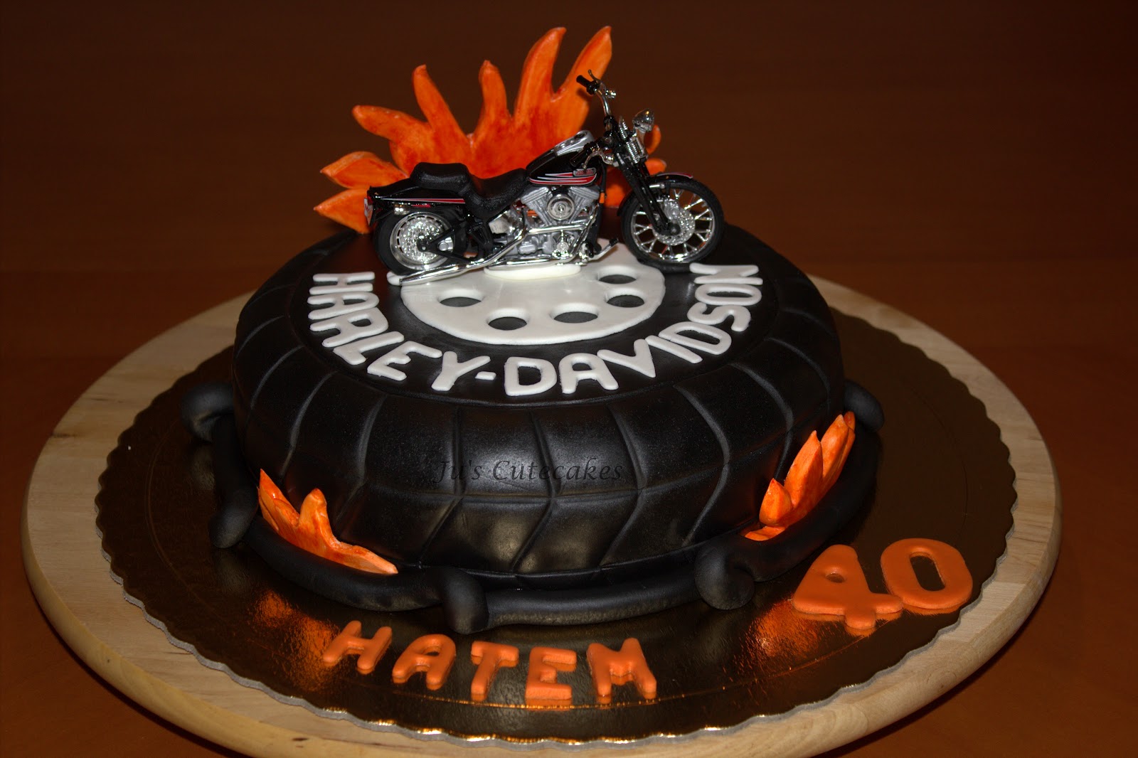 Gateau sous forme de moto