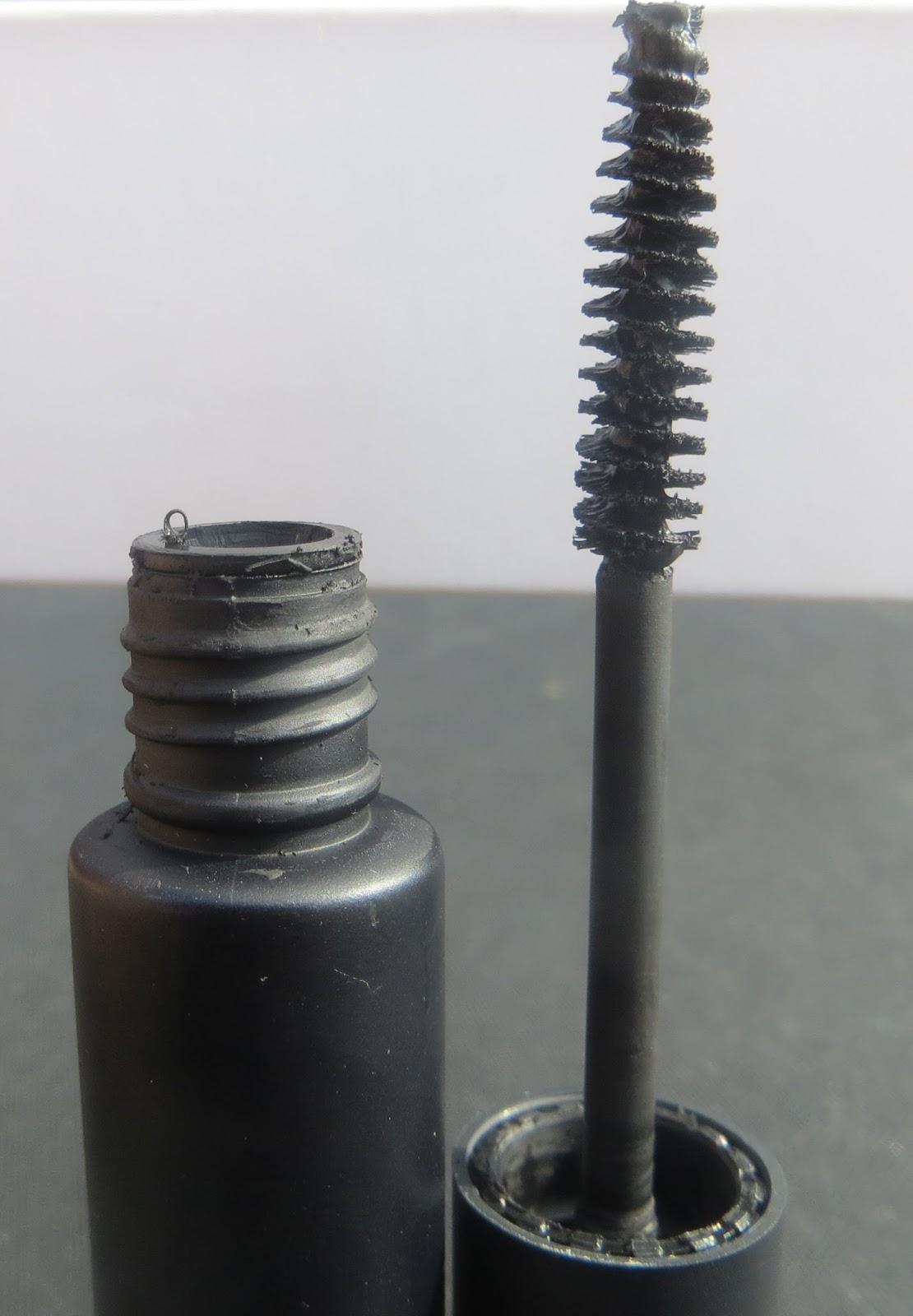 Living Nature Thickening Mascara Review