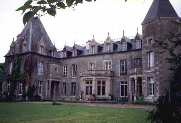 castle courtempierre vampyr