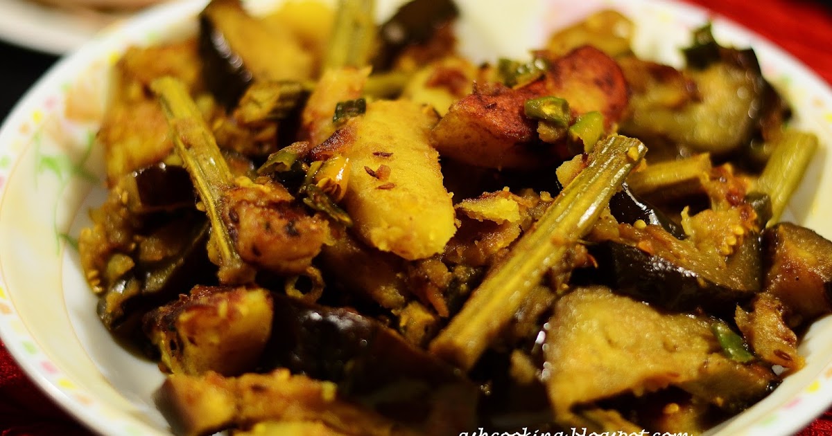 My Cookbook Potato Eggplant Curry with Drumsticks Sojne Data diye