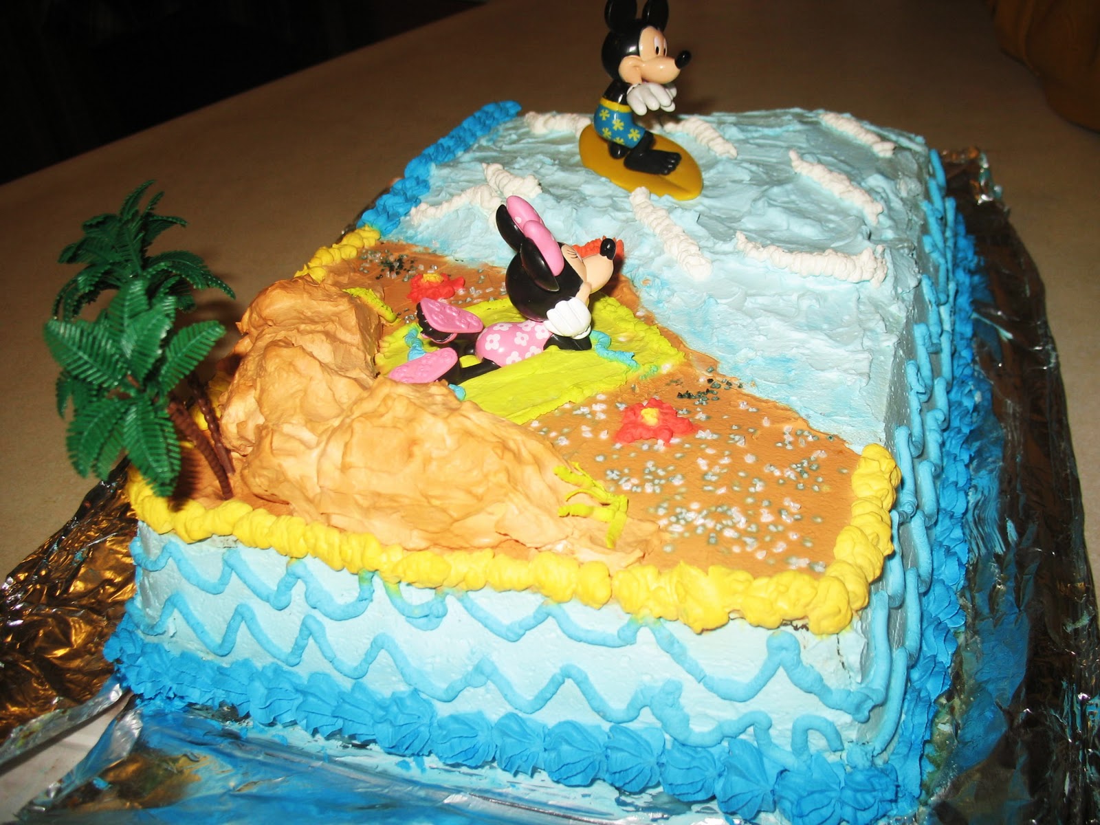 Forever a Piece of Cake: Mickey & Minnie Mouse beach ...