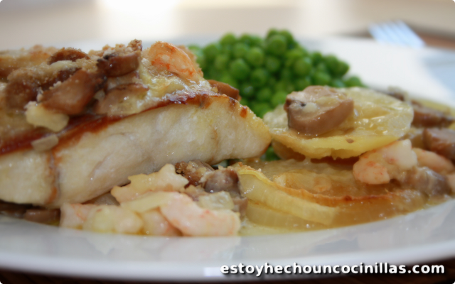 Receta de carbonero al horno con champiñones y gambasstyle=