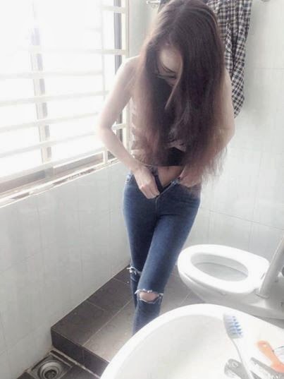 Bộ ảnh girl xinh lộ hàng không đỡ được Bộ ảnh girl xinh lộ hàng không đỡ được