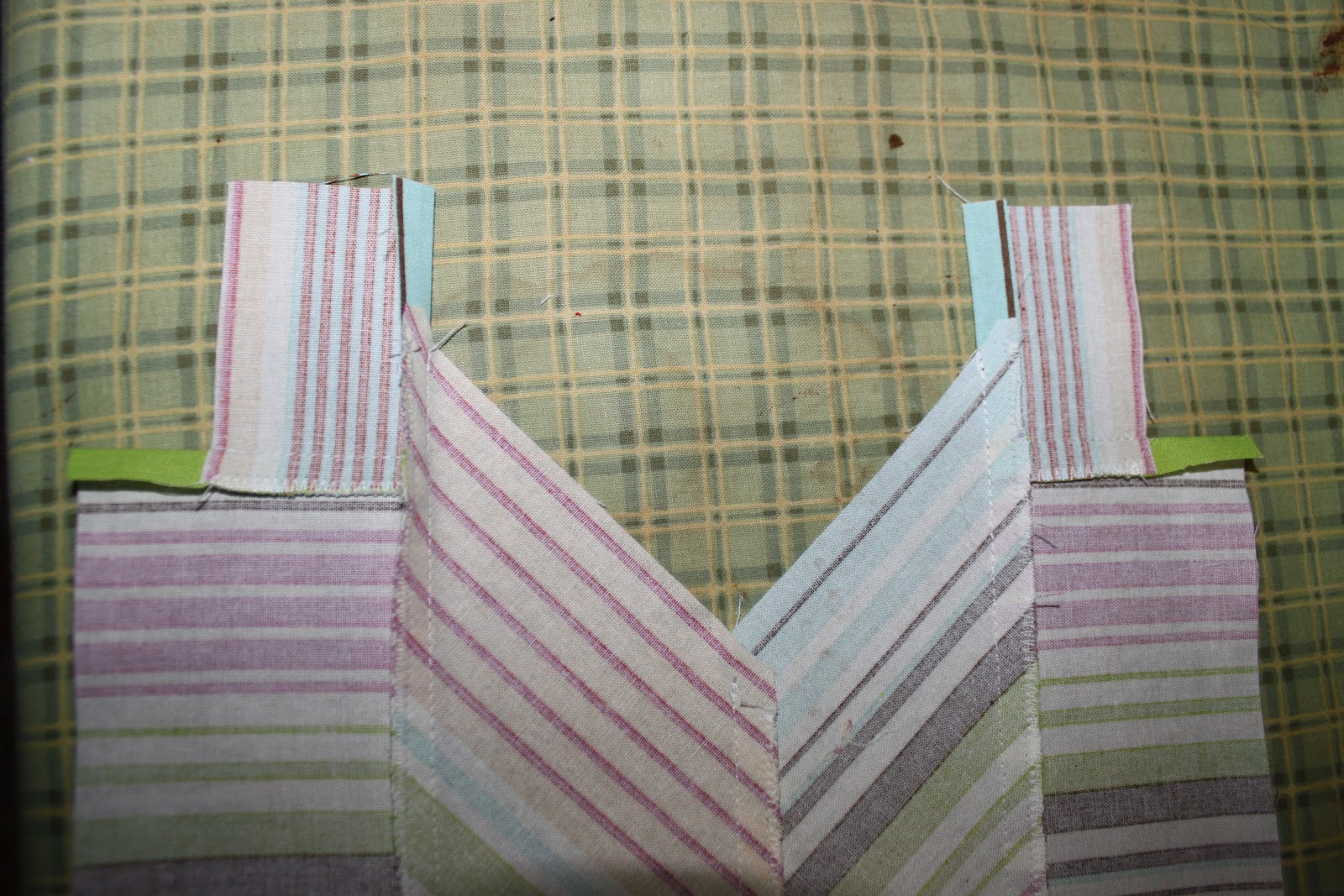 sew easy being green Chevron Stripes Top Tutorial!!