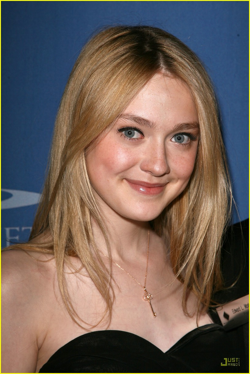 dakota fanning hot pictures, dakota fanning hot photo, dakota fanning ... Dakota Fanning