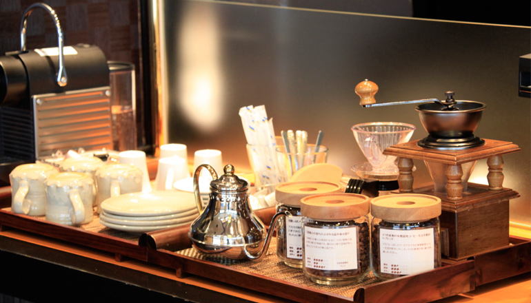 2Fラウンジ『さざ波』