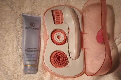 Ma routine du soir de soins du visage / Le blog d'Awa Le blog d'Awa, brosse sigma, Busserole, exfolliante, huile de coco, huile et sens, hyperpigmentation, iherb, la grande mentheuse, lush, oily skin, Routine, sigma cleanising exfoliating brush, skincare, soin, visage,