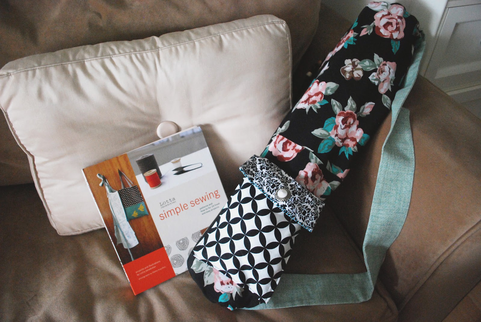 Sings the Sparrow DIY and Book Review Yoga Mat Bag!
