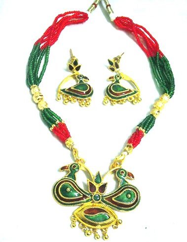 Traditional Jewelry Designs of Assam Region, a state of India, where many things are popular and famous like river, tea gardens, a big festival, greenery, wildlife, hottest chili, ... but it is also popular for its traditional jewelry. Let us look some Assamese Jewelry Designs which are designed at main hub of making designs Jorhat. Traditional Jewelry Designs of Assam Region, a state of India, where many things are popular and famous like river, tea gardens, a big festival, greenery, wildlife, hottest chili, ... but it is also popular for its traditional jewelry. Let us look some Assamese Jewelry Designs which are designed at main hub of making designs Jorhat.