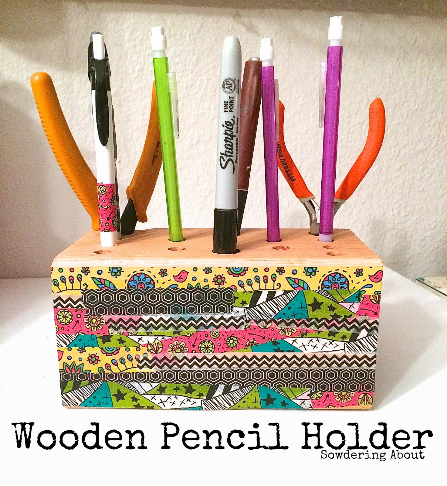 Sowdering About Wooden Pencil Holder
