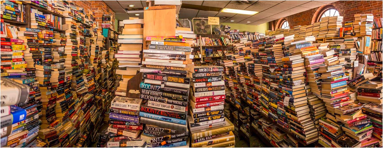 Silverpixel DERBY SQUARE BOOKSTORE, SALEM, MA