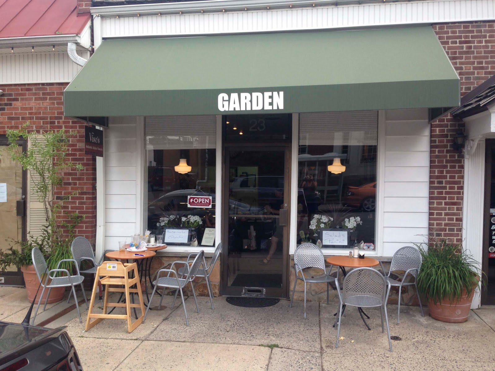 Philly Phoodie Garden Cafe