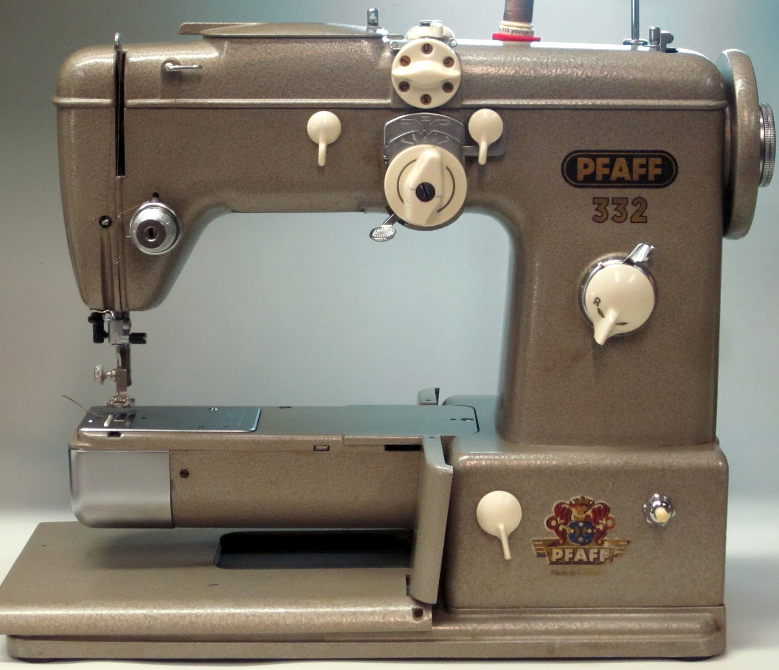 MI Vintage Sewing Machines: Pfaff 332 (1957)