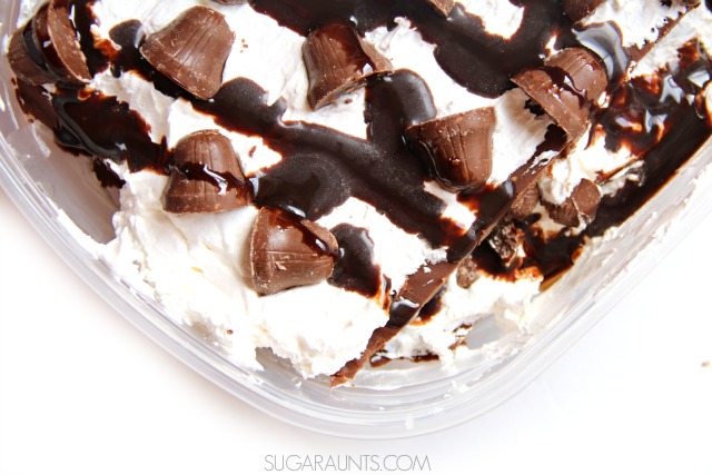 This Chocolate Fudge Dessert Lasagna is perfect for holiday get togethers and parties. This Chocolate Fudge Dessert Lasagna is perfect for holiday get togethers and parties.