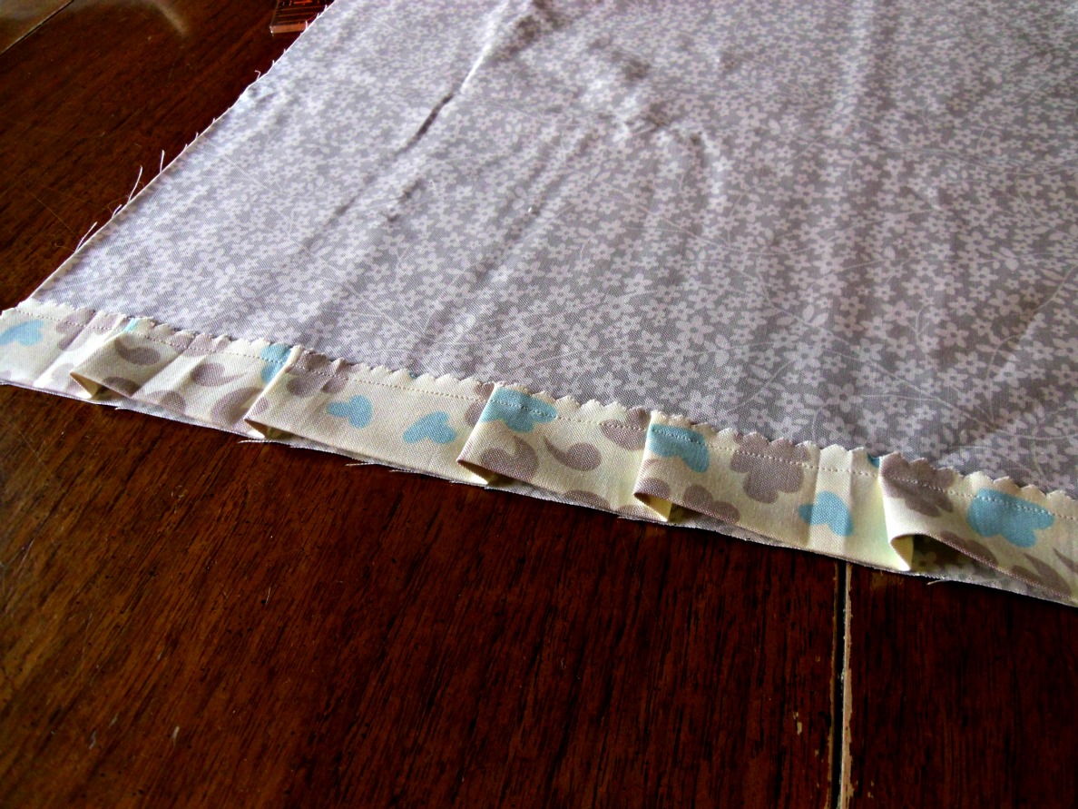 Ameroonie Designs Pleated Layers Pillow {tutorial}