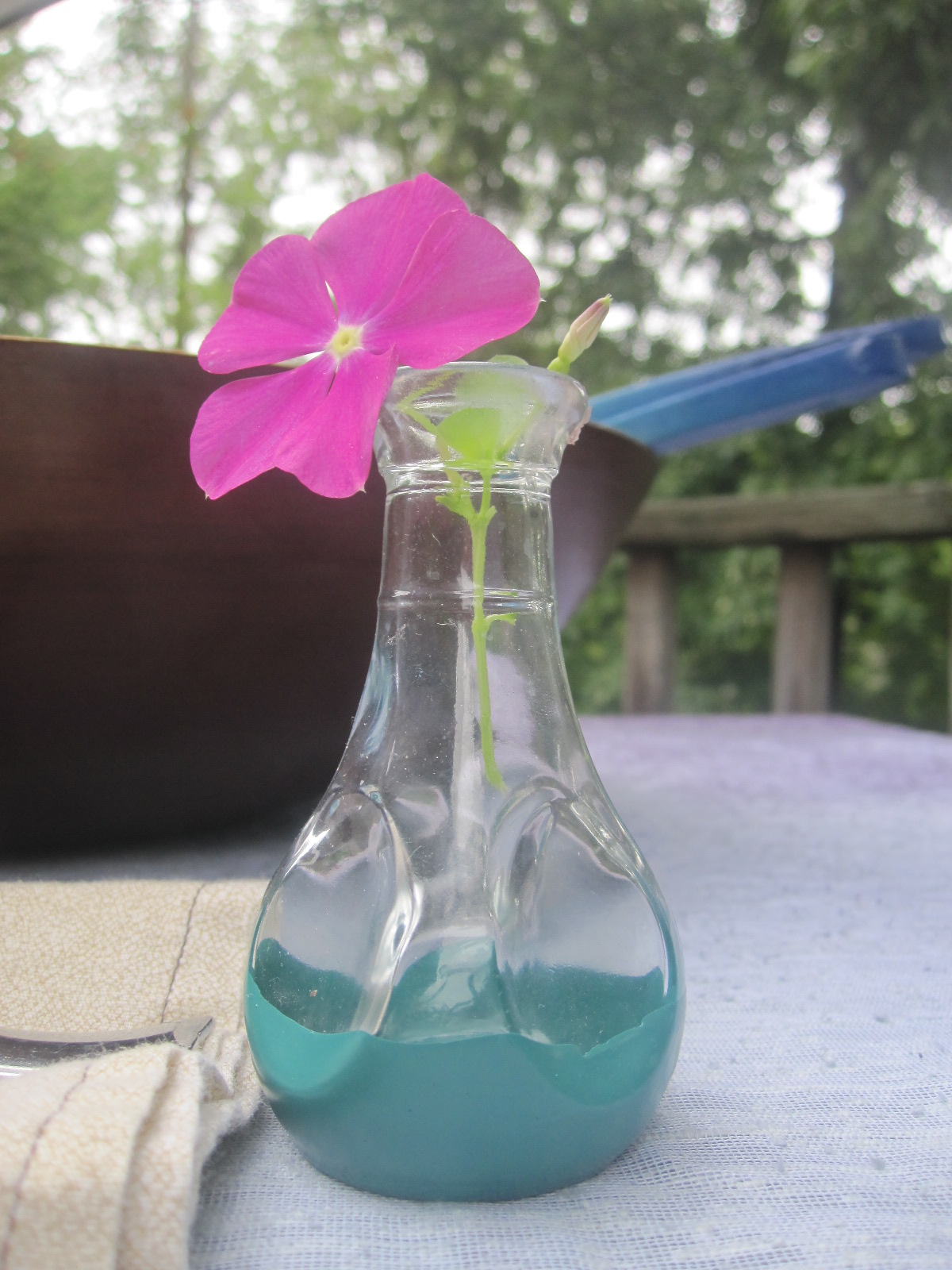 The Creative Vault Rubber Dipped Vases {Tutorial}