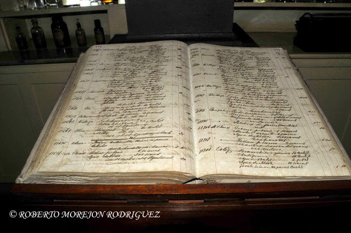 Libro de recetas en el Museo Farmacéutico Ernesto Triolet, en la ciudad de Matanza, Cuba, Libro de recetas en el Museo Farmacéutico Ernesto Triolet, en la ciudad de Matanza, Cuba,