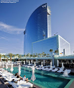 Wave restaurant: (barcelona hotel pool view les plus beaux hotels design du monde hotelsdesignmonde)