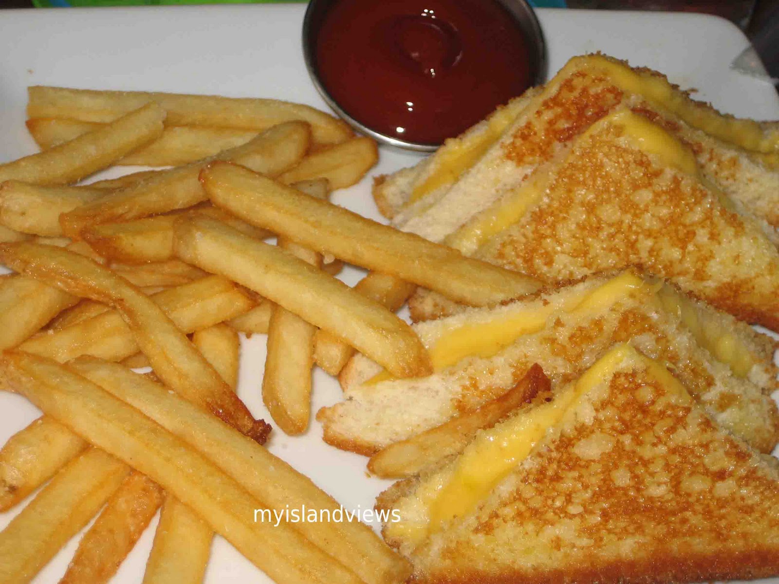 Hawaii Mom Blog Ruby Tuesday Ala Moana Center