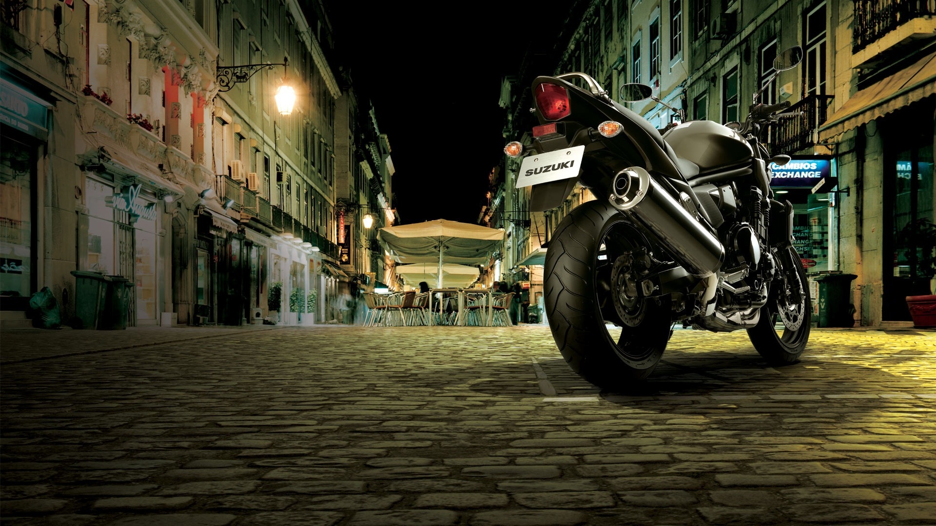 http://4.bp.blogspot.com/-7XsJGR4VQQY/UE4LTcZMnWI/AAAAAAAAJOo/B8MTnsxYUjc/s0/super-suzuki-bandit-1920x1080-wallpaper.jpg