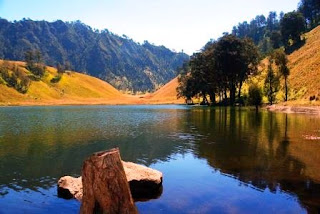 Ranu Kumbolo si Cantik dari Jawa Timur Ranu Kumbolo si Cantik dari Jawa Timur