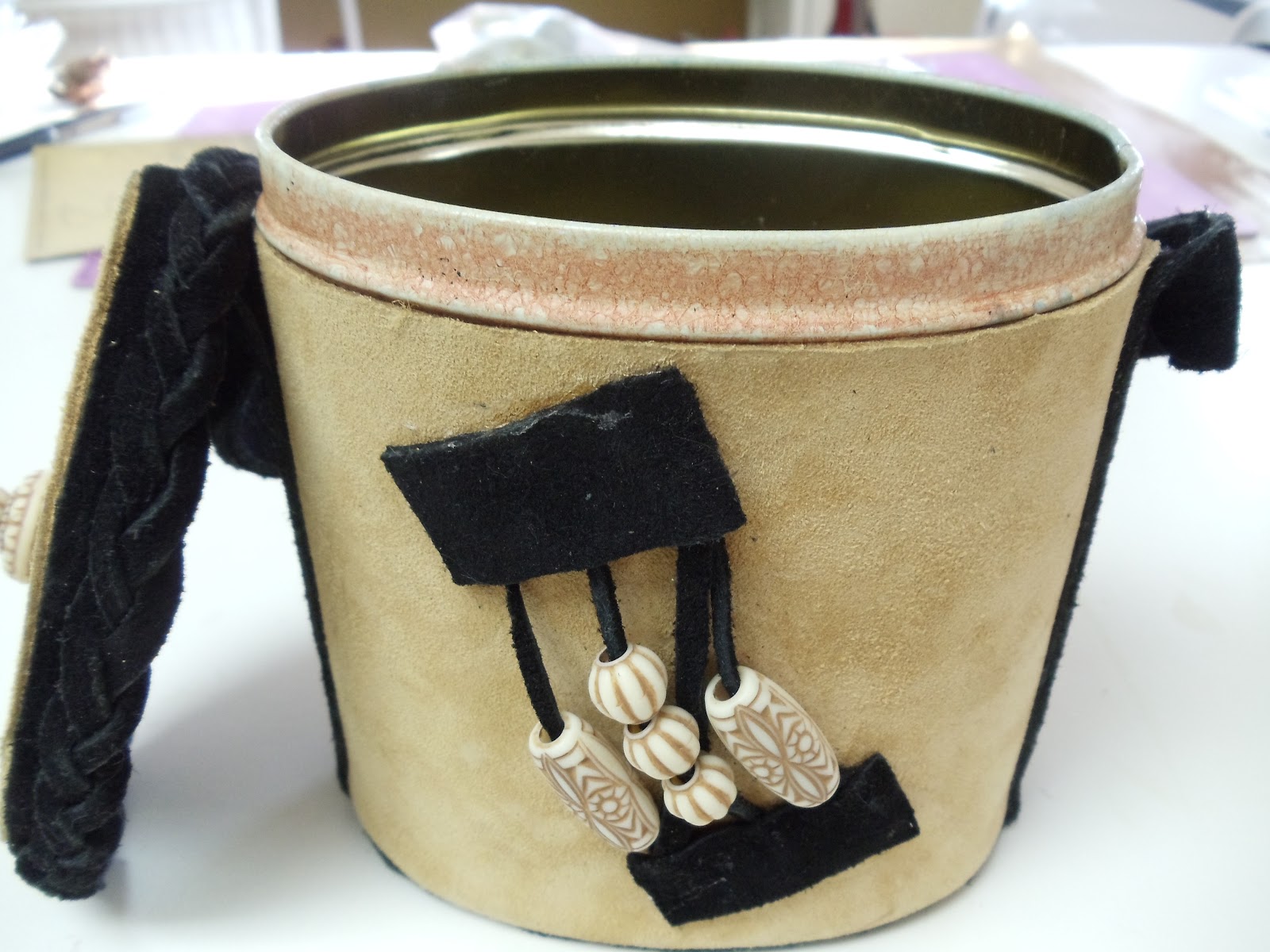 Recycle a TIN into a Leather Purse Ann Butler Designs