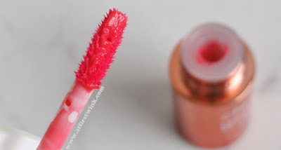 nanas'B cherry yogurt tint brush close-up
