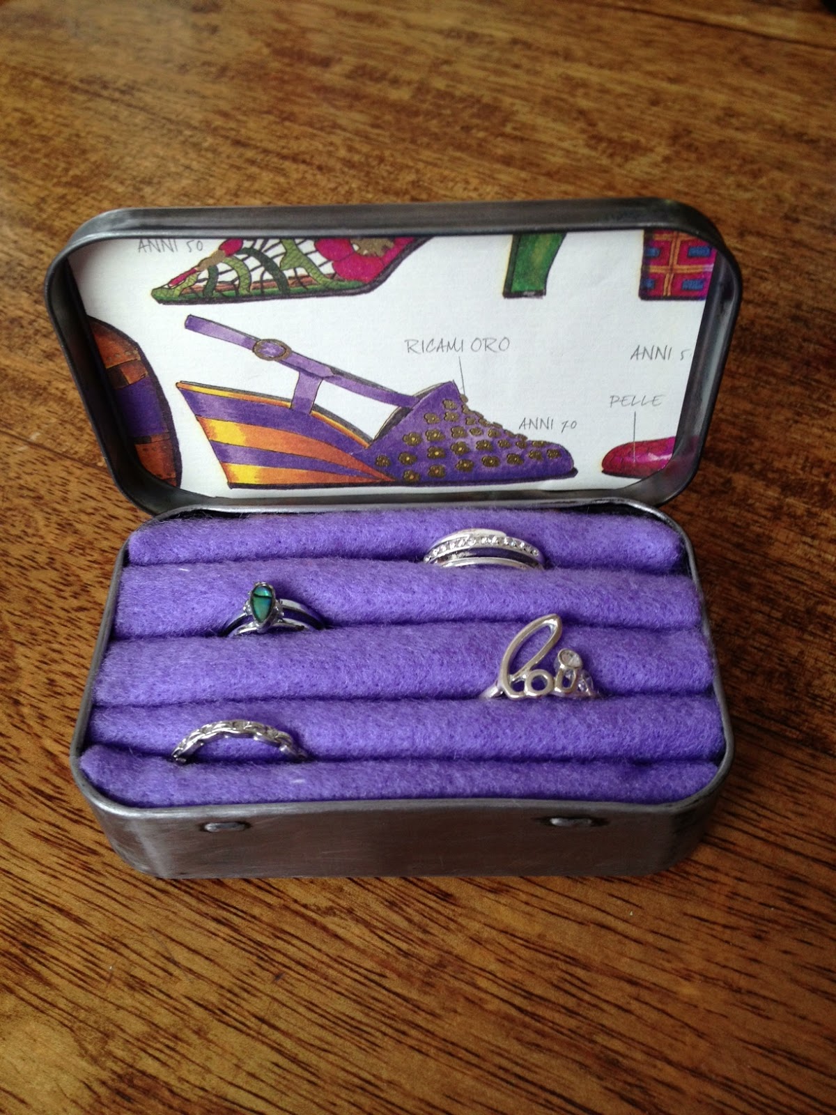 Get Creative: Turn Altoid Tin into a Ring Holder