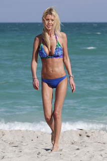 English: Tara Reid Blue Bikini Miami