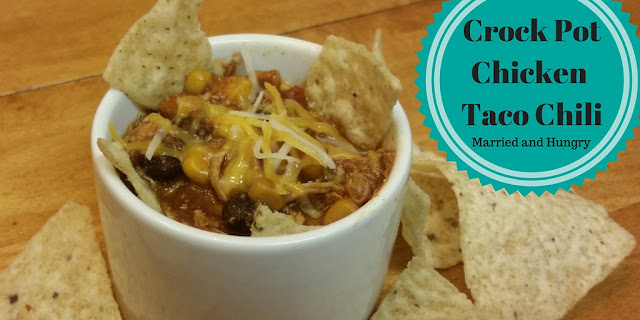 Easy crock pot chicken chili, with taco flavors and corn and beans. A great #healthy #weeknight dinner.