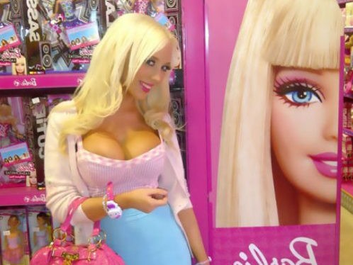 Если вам нравятся зрелые то матюра Barbie Kelly супер шикарна!