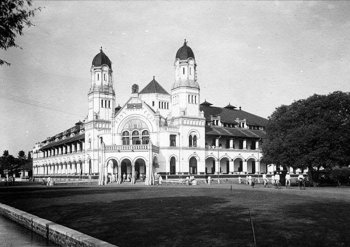 Real Life Is Horror Lawang Sewu The House Of A Thousand Doors