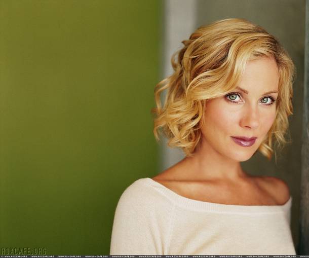 christina applegate hairstyle trends