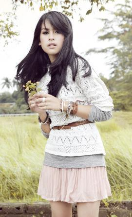Foto Maudy Ayunda