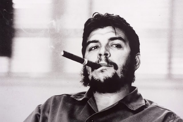 Morre, aos 81 anos, o fotógrafo René Burri, autor do retrato de Che Guevara