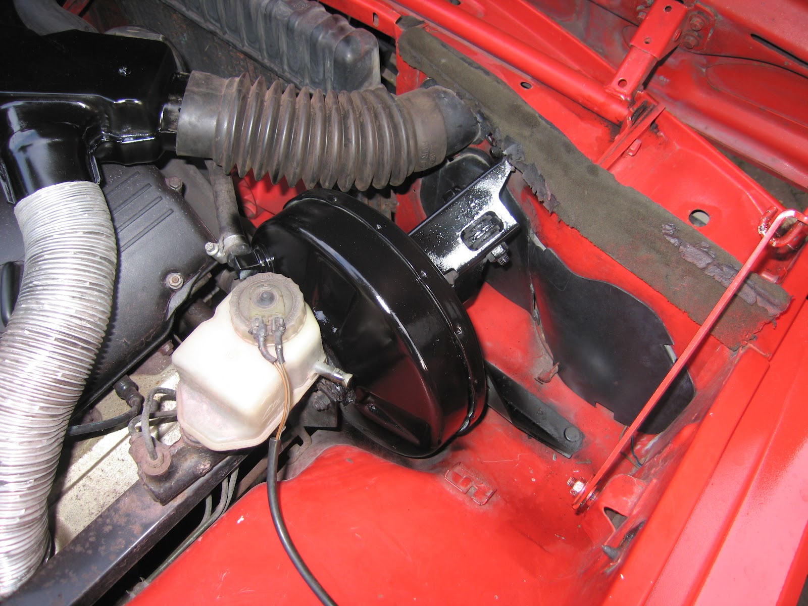 Beemer Lab E21 316 EngineBay Painting 1.