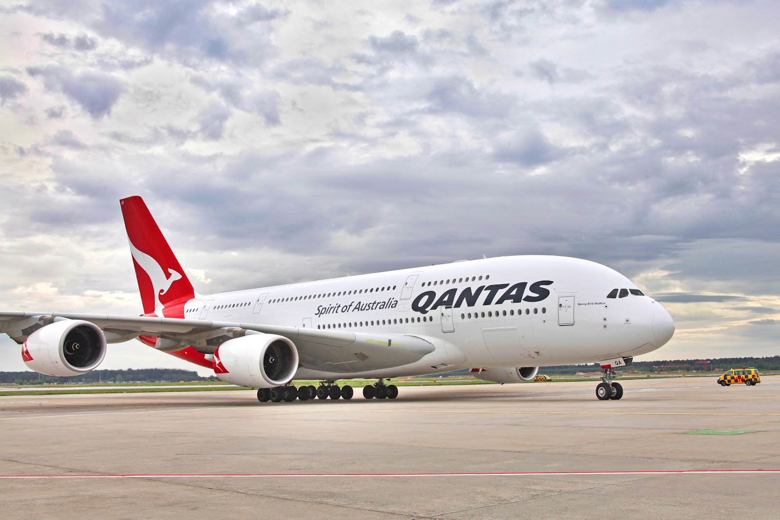 http://4.bp.blogspot.com/-7esKpGAtues/Ty_nlIsPEhI/AAAAAAAAHfE/p6koqh3OWGc/s1600/a380_qantas_nancy_bird_walton.jpg