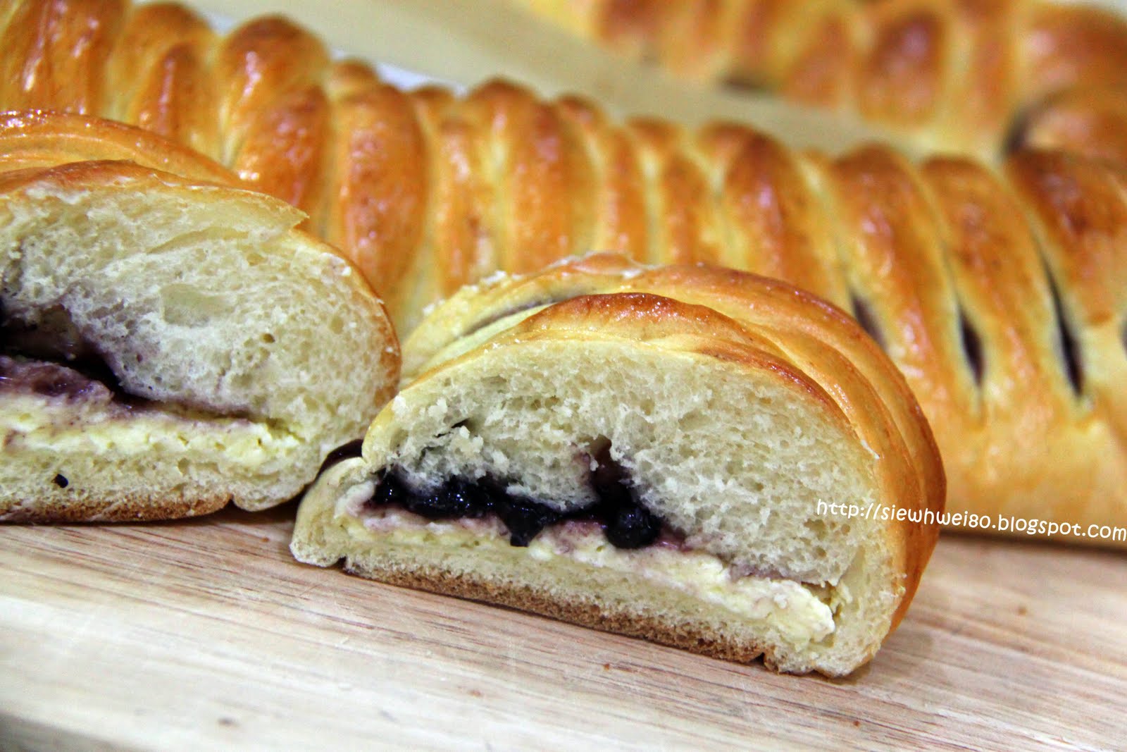 蓝莓酱面包,蓝莓酱面包的家常做法 - 美食杰蓝莓酱面包做法大全
