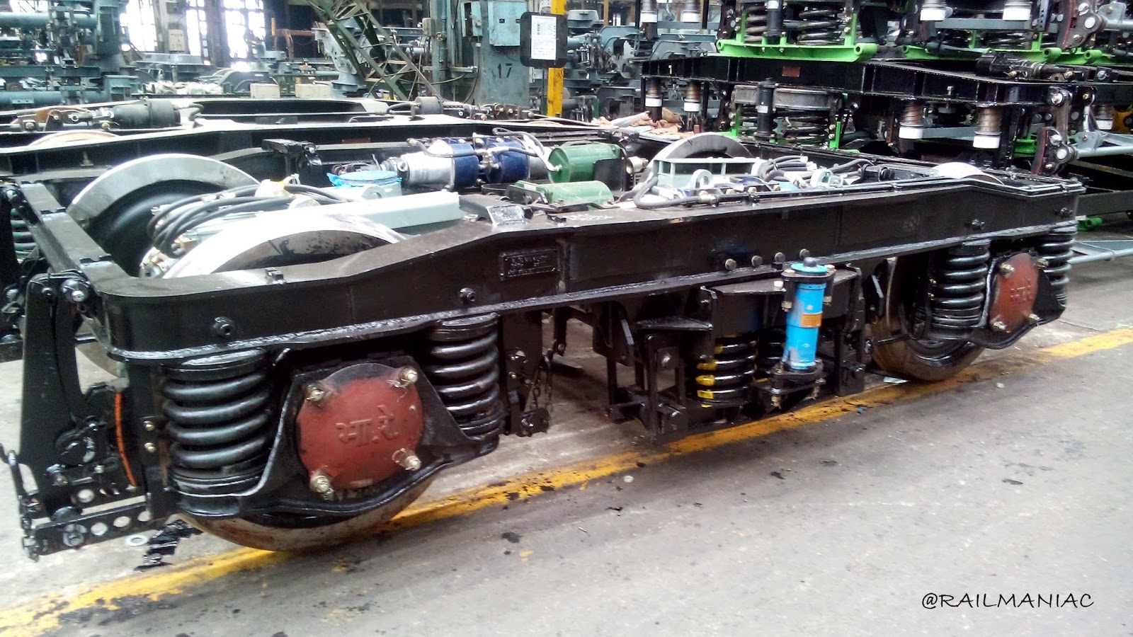 Rail Maniac KNOW MORE OF THE DMU/EMU/MEMU. HOW DO THEY WORK??