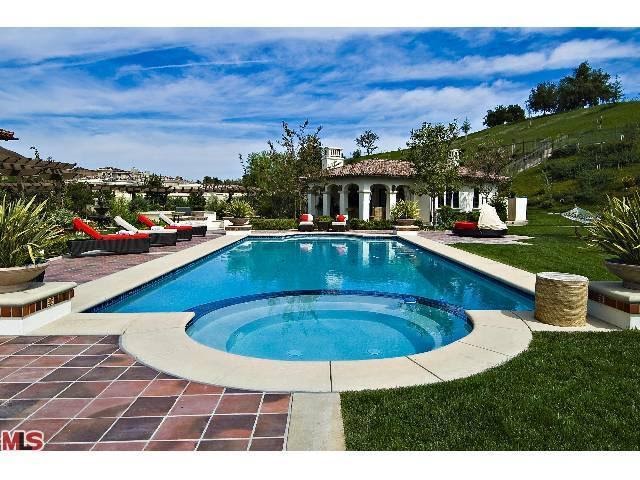 Celebrity Real Estate: Justin Bieber Makes Offer on Former Nicole