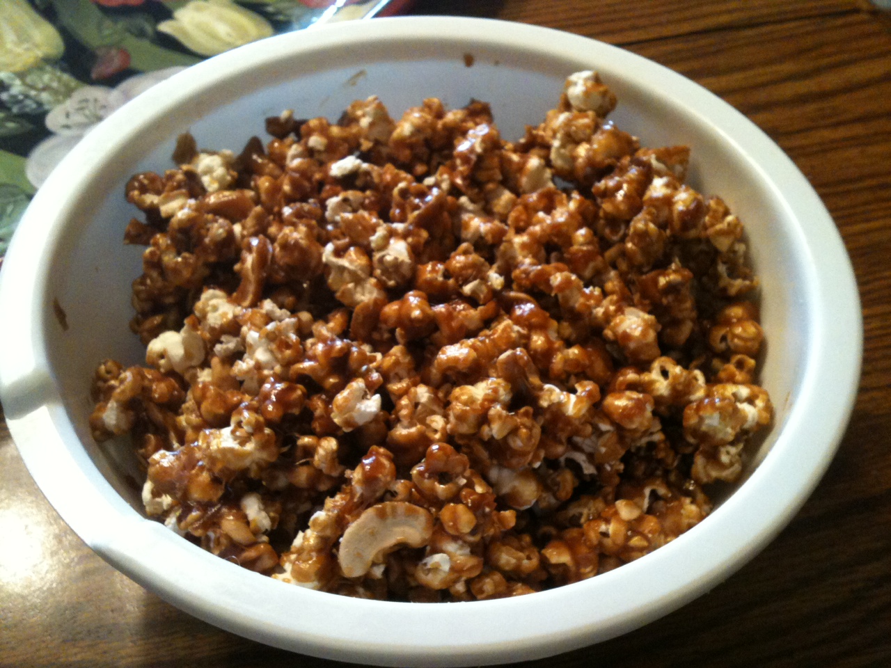 Cooking Swans Popcorn Poppin' Caramel Corn and Popcorn Nut Crunch